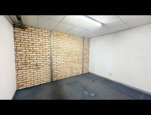 215M² WAREHOUSE TO LET IN WADEVILLE